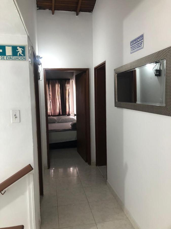 New Memphis Hostal Medellín Eksteriør billede