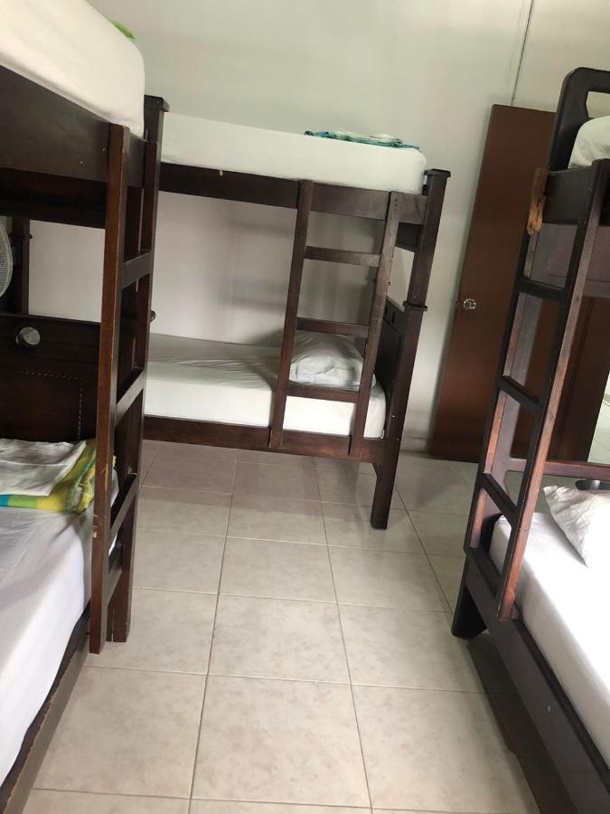 New Memphis Hostal Medellín Eksteriør billede