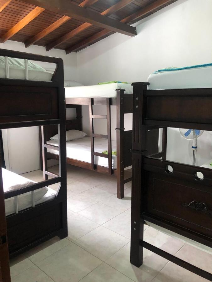 New Memphis Hostal Medellín Eksteriør billede