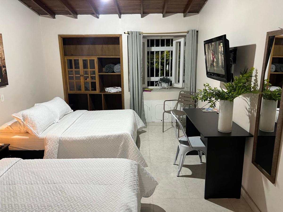 New Memphis Hostal Medellín Eksteriør billede
