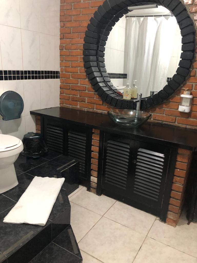 New Memphis Hostal Medellín Eksteriør billede