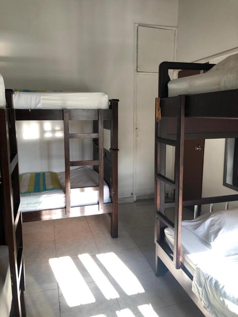 New Memphis Hostal Medellín Eksteriør billede