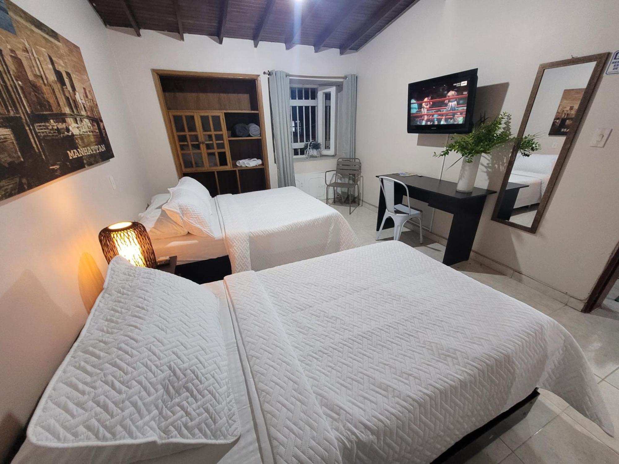 New Memphis Hostal Medellín Eksteriør billede
