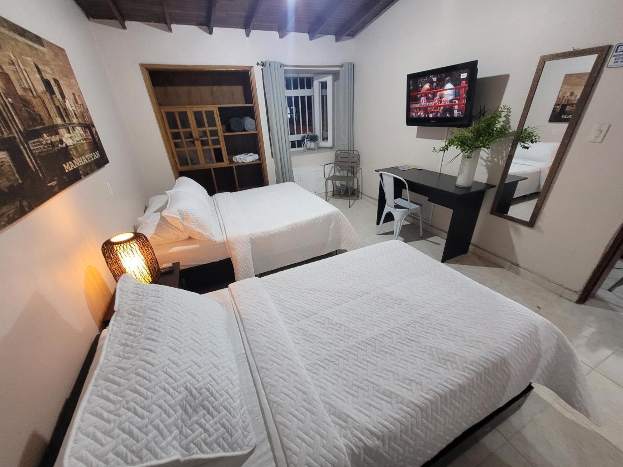 New Memphis Hostal Medellín Eksteriør billede