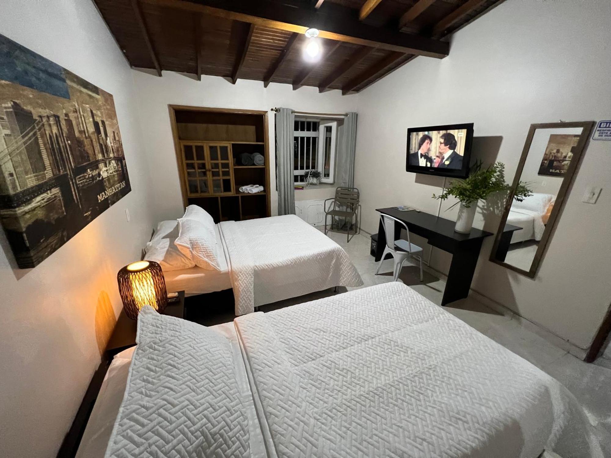New Memphis Hostal Medellín Eksteriør billede